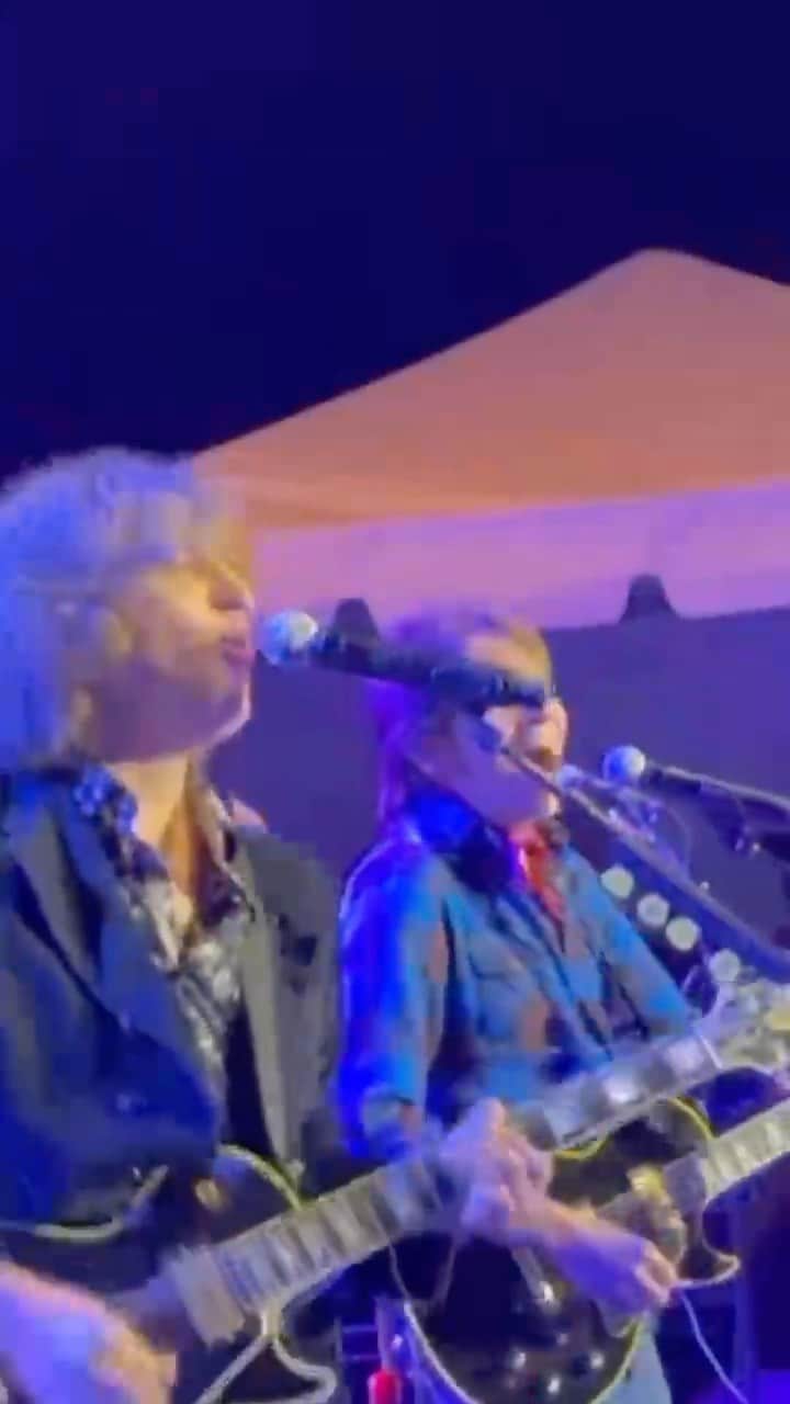 ジョン・フォガティのインスタグラム：「Thanks for singing along with us this past weekend at One805live and helping raise money for wellness needs and gear for first responders in Santa Barbara County!   Upcoming show dates:  November 17th - Highland, CA November 18th - Valley Center, CA November 19th - Scottsdale, AZ  Tickets available at Johnfogerty.com/tour」