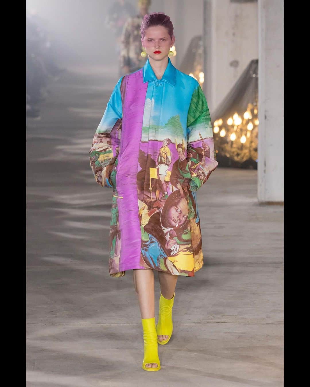 アンダーカバーのインスタグラム：「#UNDERCOVER 2024 Spring - Summer Women’s Collection "Deep Mist"  ©2023 Neo Rauch, VG Bild-Kunst, Uwe Walter, Berlin.  #アンダーカバー」