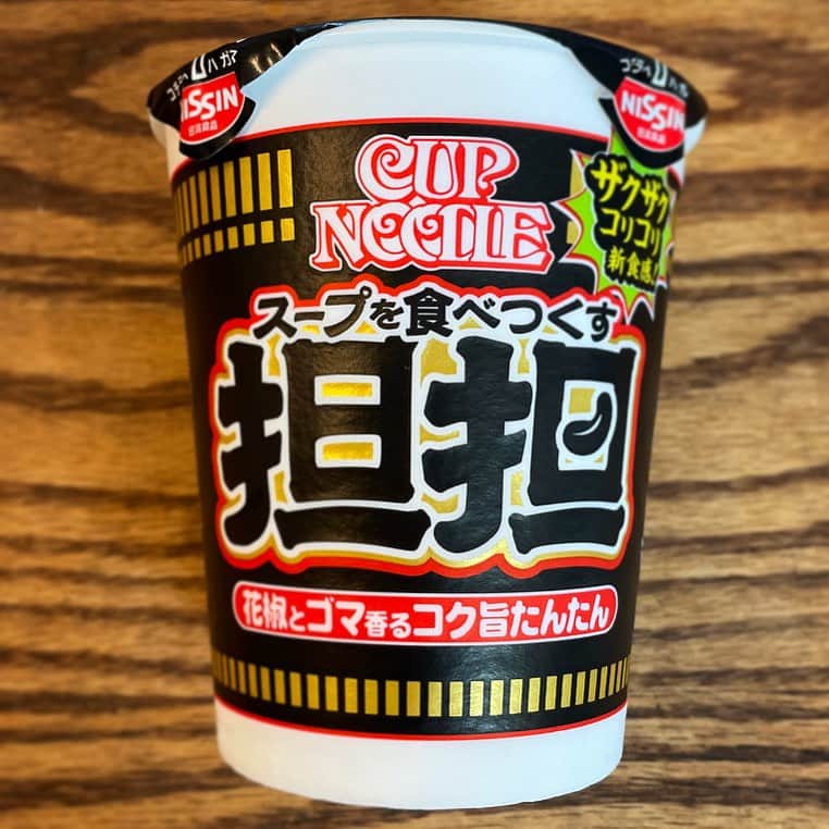 木村ひさしさんのインスタグラム写真 - (木村ひさしInstagram)「最高のおっさんのあげ忘れかけた朝ごはん。 スープをたべつくす坦坦 #最高のおっさんのカップ麺 #ポンコツへの道」9月28日 11時22分 - kimura.hisashi