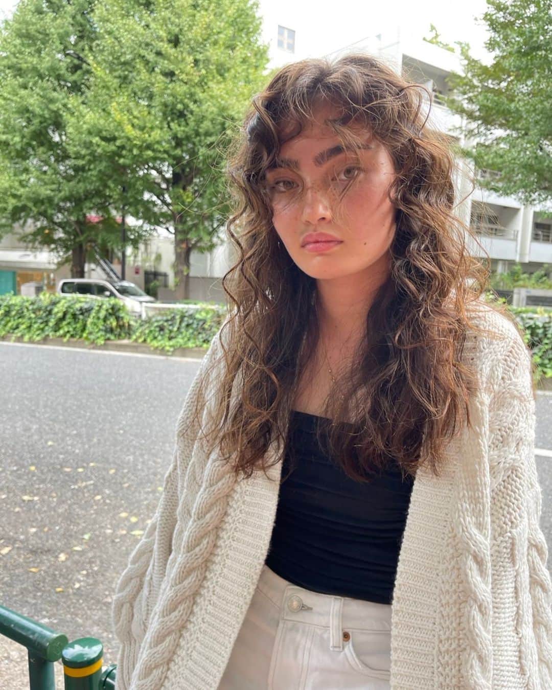 sun_platinumのインスタグラム：「おはよう御座います✨ 本日もご予約ありがとうございます❗️ 秋に向けイメチェンしていきましょう😊😊 では本日もよろしくお願いします❣️ #sun#白金台#恵比寿#目黒#広尾#プラチナ通り#拡散#スパイラルパーマ #レイヤーカット」