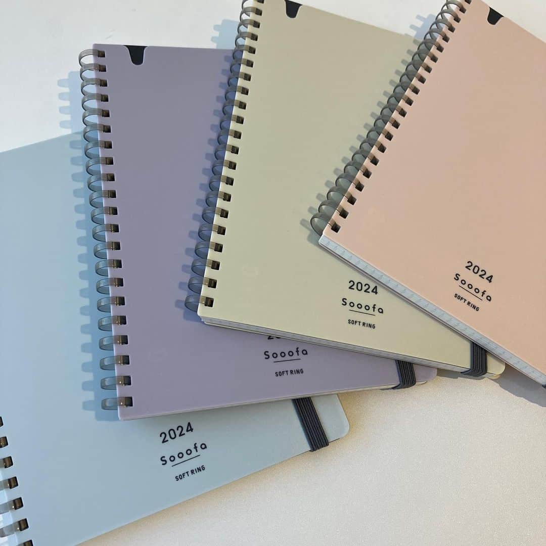  iPhone 7のディスプレイ写真には向きが逆、通常のホームボタンの切り欠きが表示される