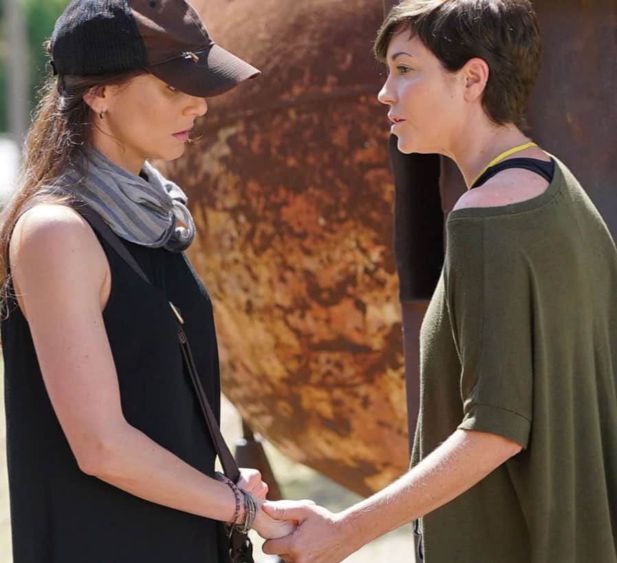 のインスタグラム：「vote is in & @kimrhodes4reals is the governor of california.  yes, i love her so much i had to write her a part.  finale dropped today!  .. & to everyone who made aftershock fanart - i love you forever.  it makes me do a little dance every time.  . #aftershockpodcast」