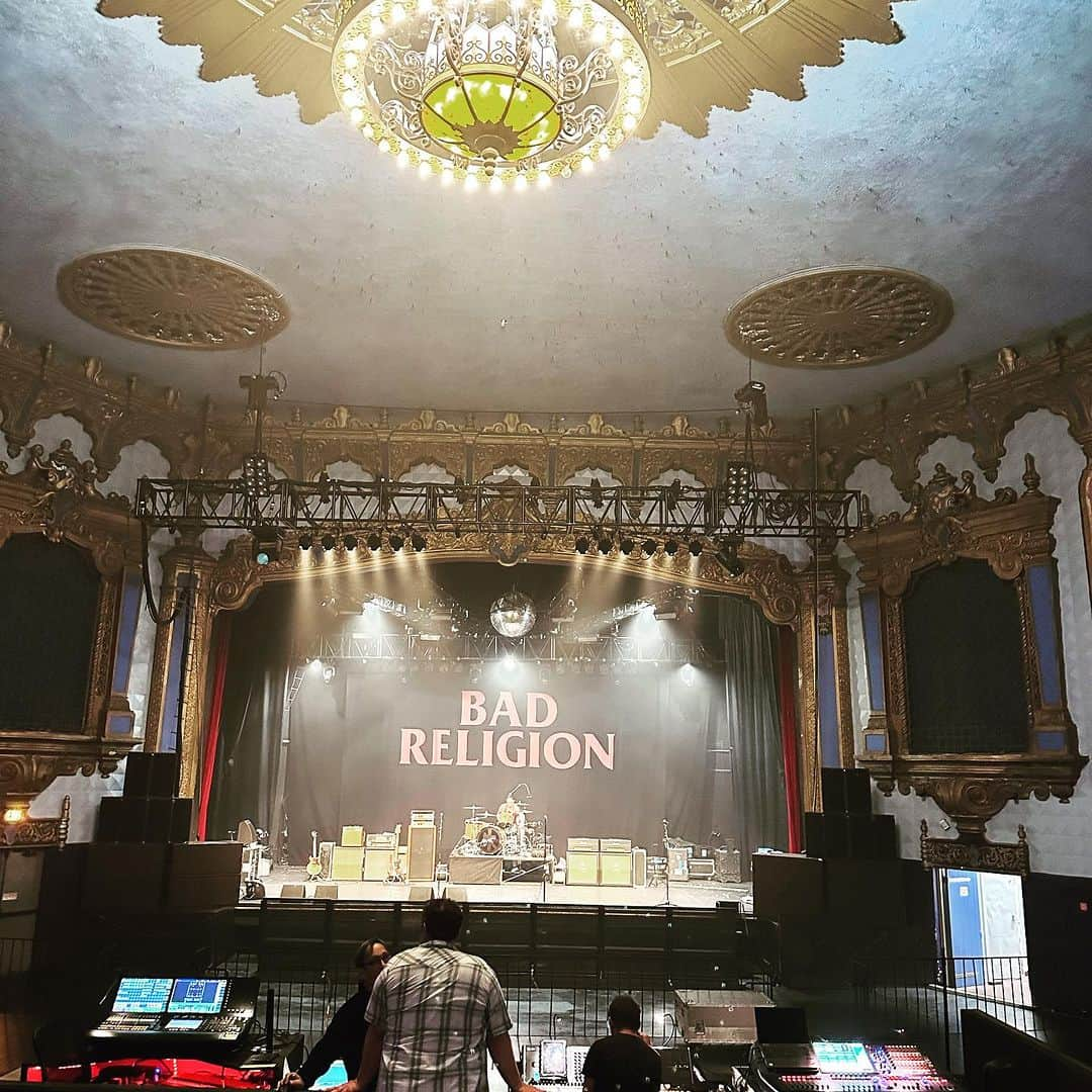 Bad Religionさんのインスタグラム写真 - (Bad ReligionInstagram)「Let us make the noise! See you tonight Ventura!」9月28日 6時01分 - badreligionband