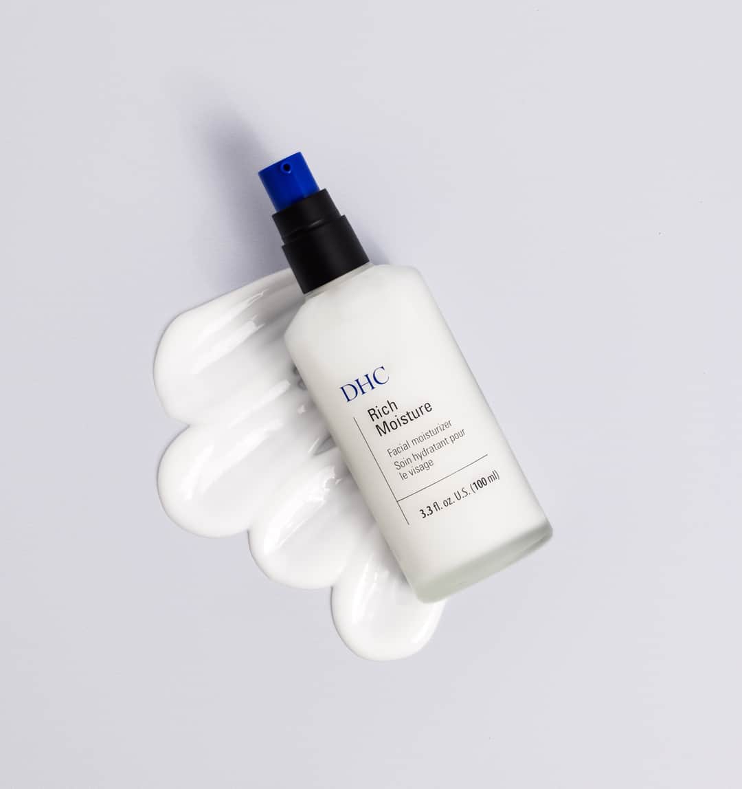 DHC Skincareのインスタグラム：「Moistures BFF 💦✨ ⁣Rich Moisture is your go-to facial moisturizer for soft, perfectly hydrated skin. Get that all-day glow 🌟  Stock up at dhccare.com 💙」