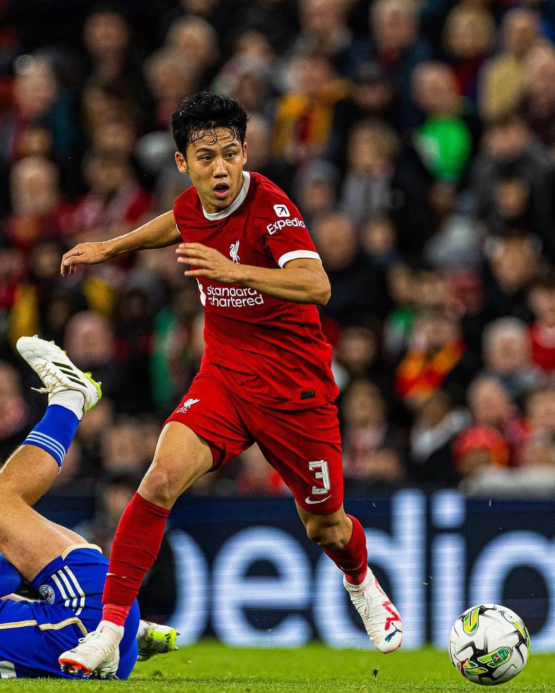 遠藤航のインスタグラム：「A first Reds assist for Wataru tonight 🙌」