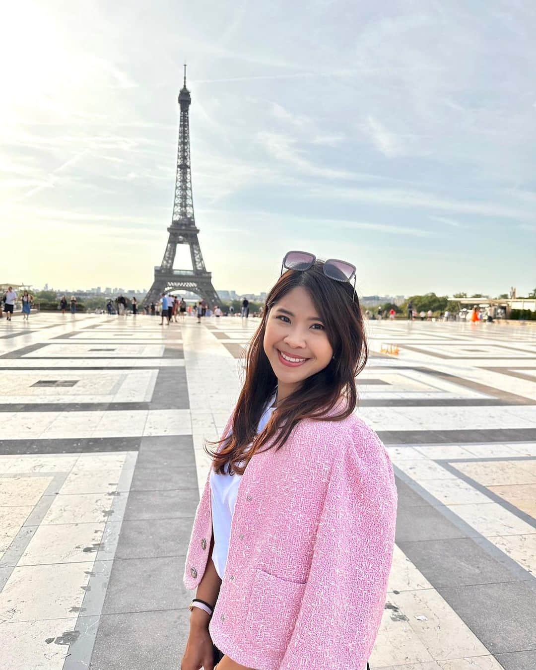 ポーナノン・ファトラムのインスタグラム：「First time in Paris☑️💫🇫🇷」