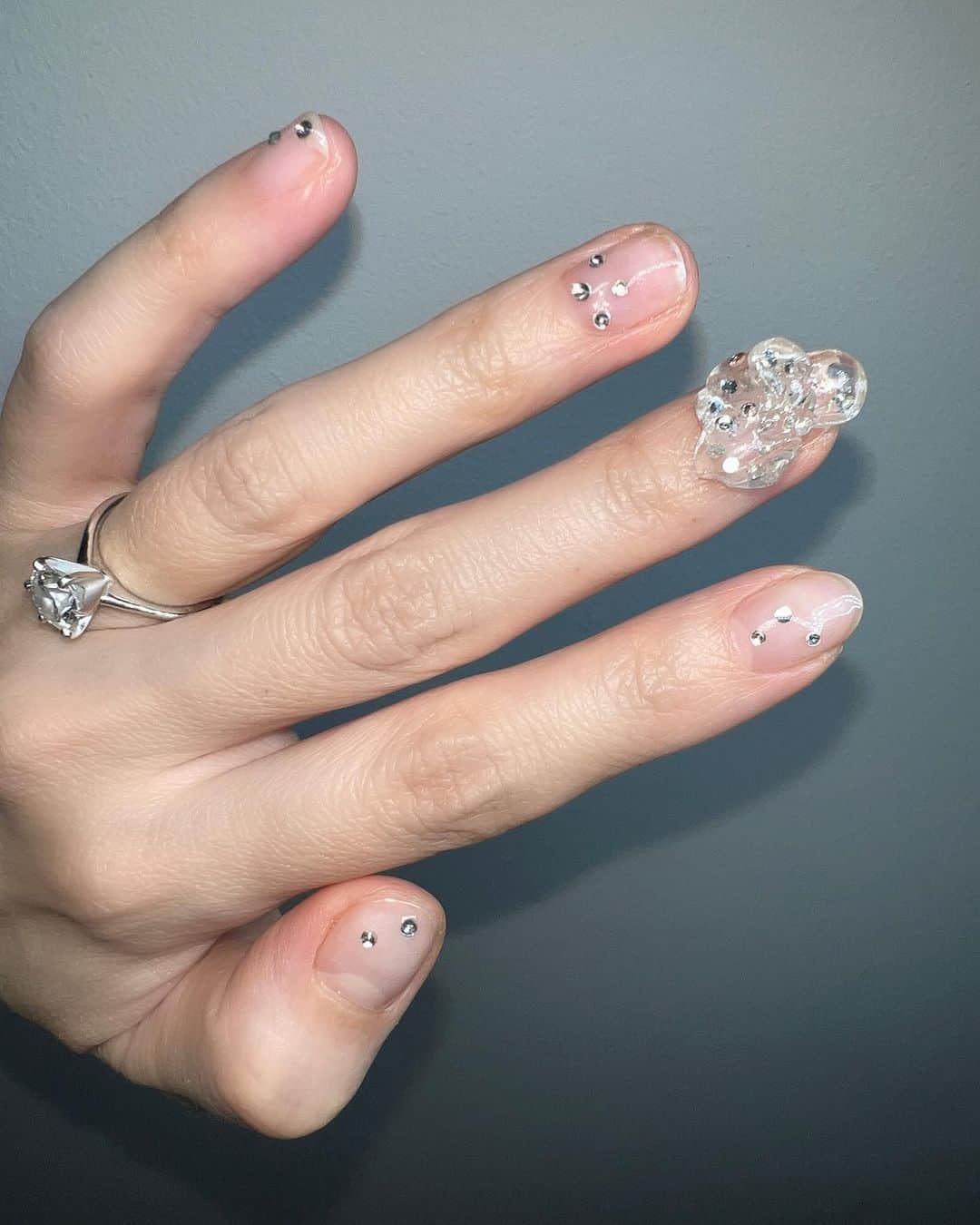 Mei Kawajiriさんのインスタグラム写真 - (Mei KawajiriInstagram)「@blumarine clear chrysalis look nails ✨💫⭐️」9月28日 7時07分 - nailsbymei