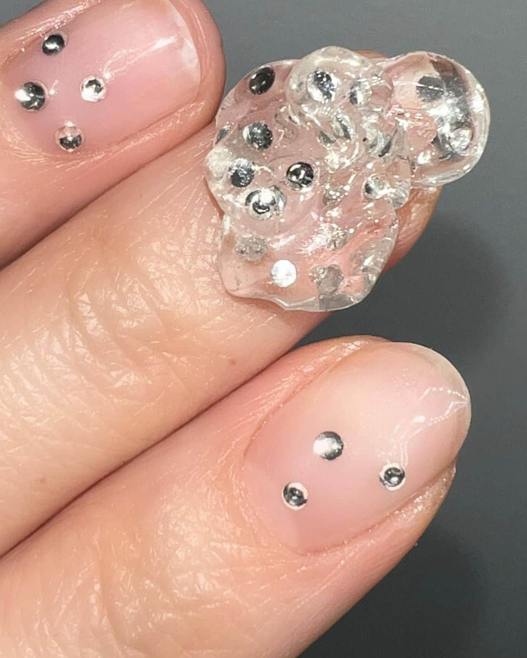 Mei Kawajiriさんのインスタグラム写真 - (Mei KawajiriInstagram)「@blumarine clear chrysalis look nails ✨💫⭐️」9月28日 7時07分 - nailsbymei