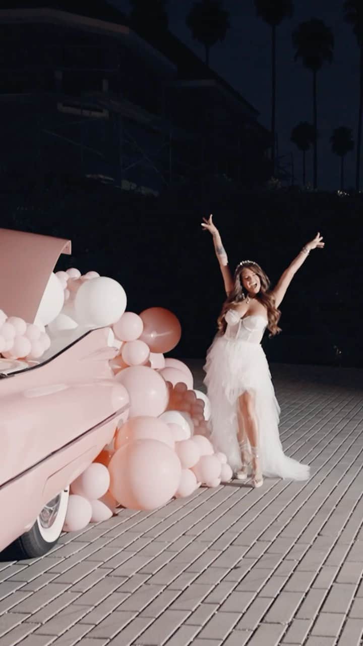 シャネル・ウエスト・コーストのインスタグラム：「Flashback to my Bday at @the_valleyvilla 🔥💕 Best Bday party ever! Thank you to everyone who came out and showed love 💕😘」