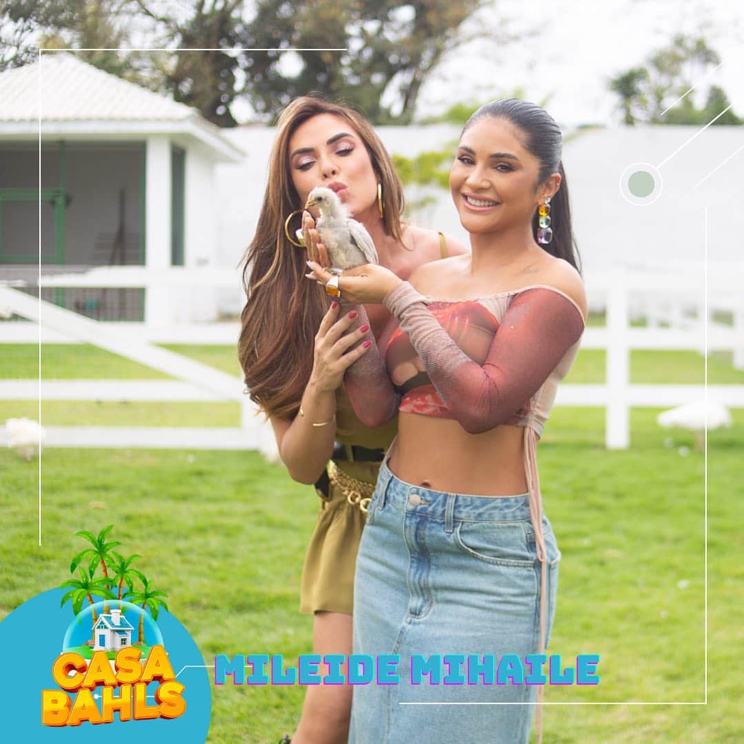 Nicole Bahlsのインスタグラム：「@mileidemihaile é a convidada de hoje do @canalcasabahls… Veio batizar minha filha e ficou para um bate-papo super descontraído 😍  Você não pode perder esse episódio. Corre que o link está no Story 😉😘」