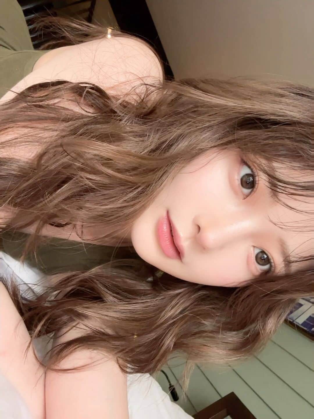 新谷姫加のインスタグラム：「好評だったので投稿した☺︎  #自撮り　#selca #selfie #動画 #เซลฟี่ #自拍」