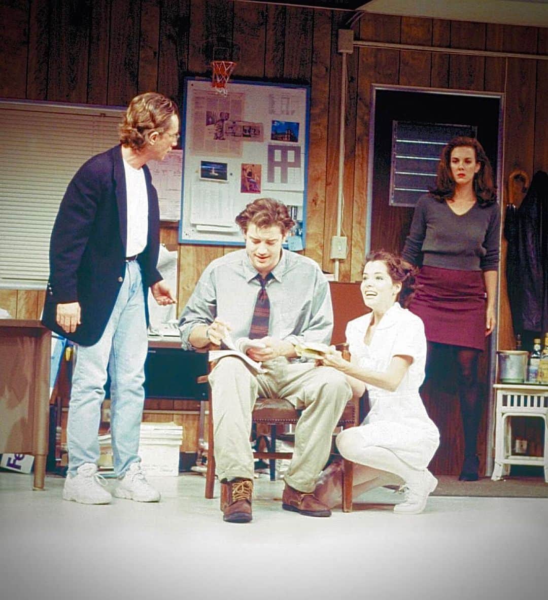 エリザベス・パーキンスのインスタグラム：「Four Dogs and a Bone @johnp.shanley Geffen Playhouse DIR: Lawrence Kasdan. With Martin Short, Brendan Fraser & Parker Posey 1995 💕」