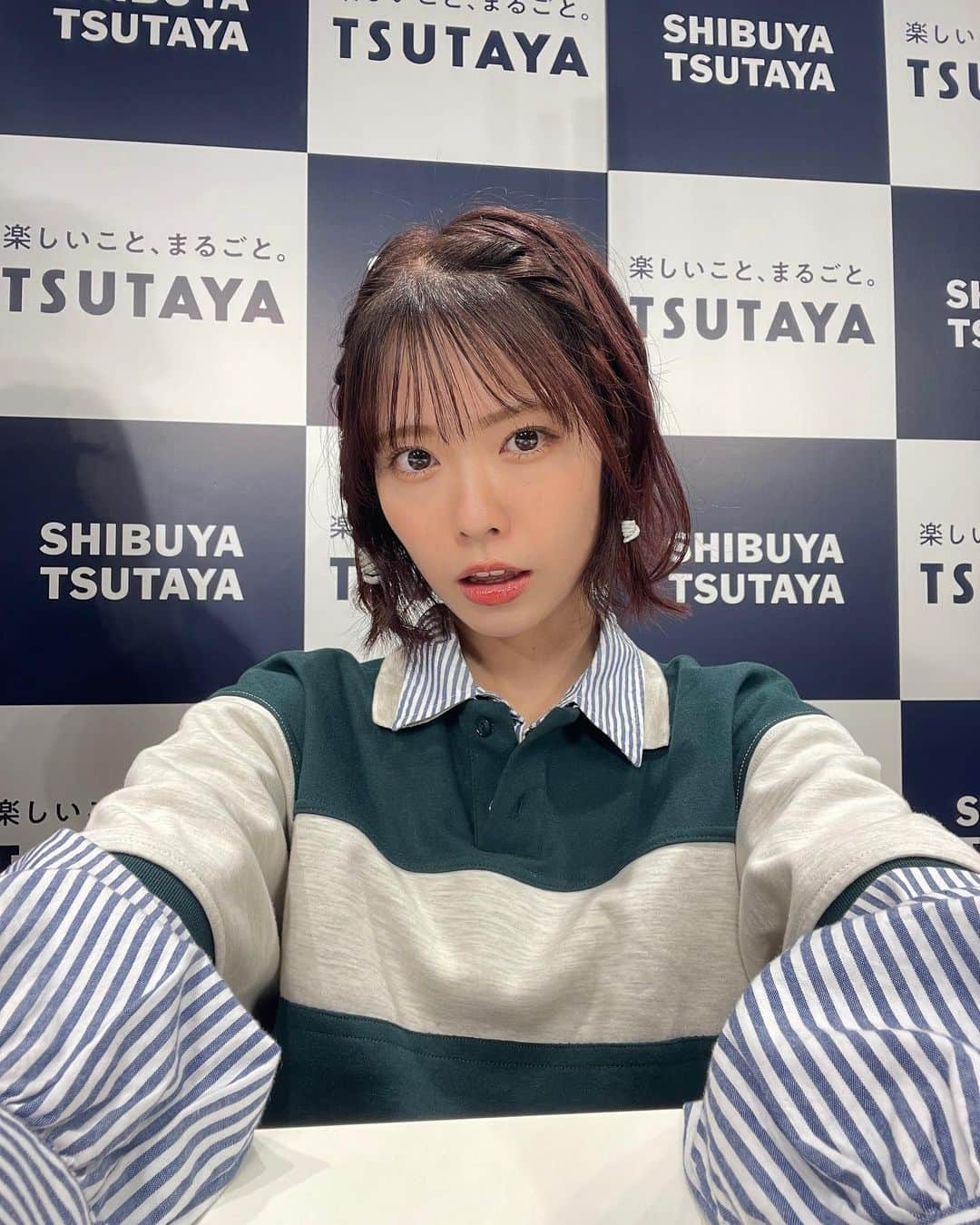 小田えりなさんのインスタグラム写真 - (小田えりなInstagram)「#アイドルなんかじゃなかったら お聴きでしょうか？ 私はこの歌詞に共感するところ正直ひとつもないですが、 なんでだろう？共感しないの？え？ って思いながら歌詞読んでみてね🙂 ぜひこの曲好きになってください〜🪼  TSUTAYA、大好き😘」9月28日 9時43分 - odenchannn