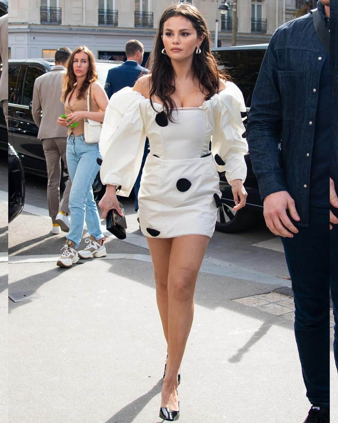 Just Jaredさんのインスタグラム写真 - (Just JaredInstagram)「Selena Gomez looks pretty in a white and black polka dress for lunch before changing into a little black dress for a night out in Paris! #SelenaGomez Photos: Splash, Backgrid」9月28日 9時41分 - justjared