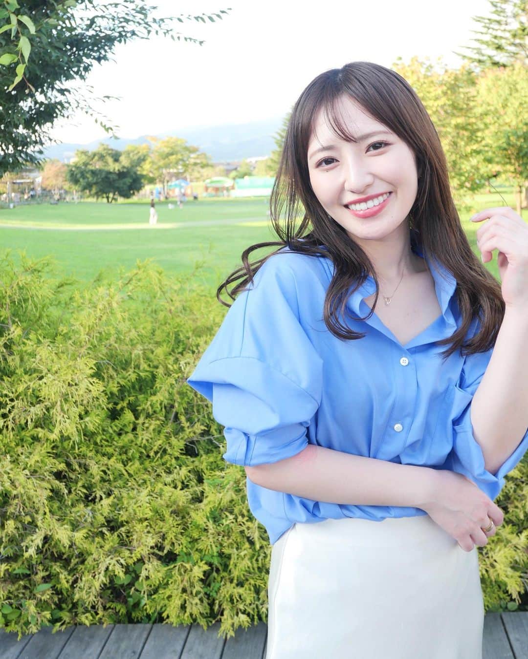 のインスタグラム：「軽井沢に🍃 涼しくて、空気も綺麗で、リフレッシュになりました🫧  #スターダスト #伊藤彩華 #軽井沢 #karuizawa #travel #旅行 #旅行コーデ #anuans #anuans_2023aw #ハーベストクラブ #シャツコーデ #大人可愛い #오오티디」