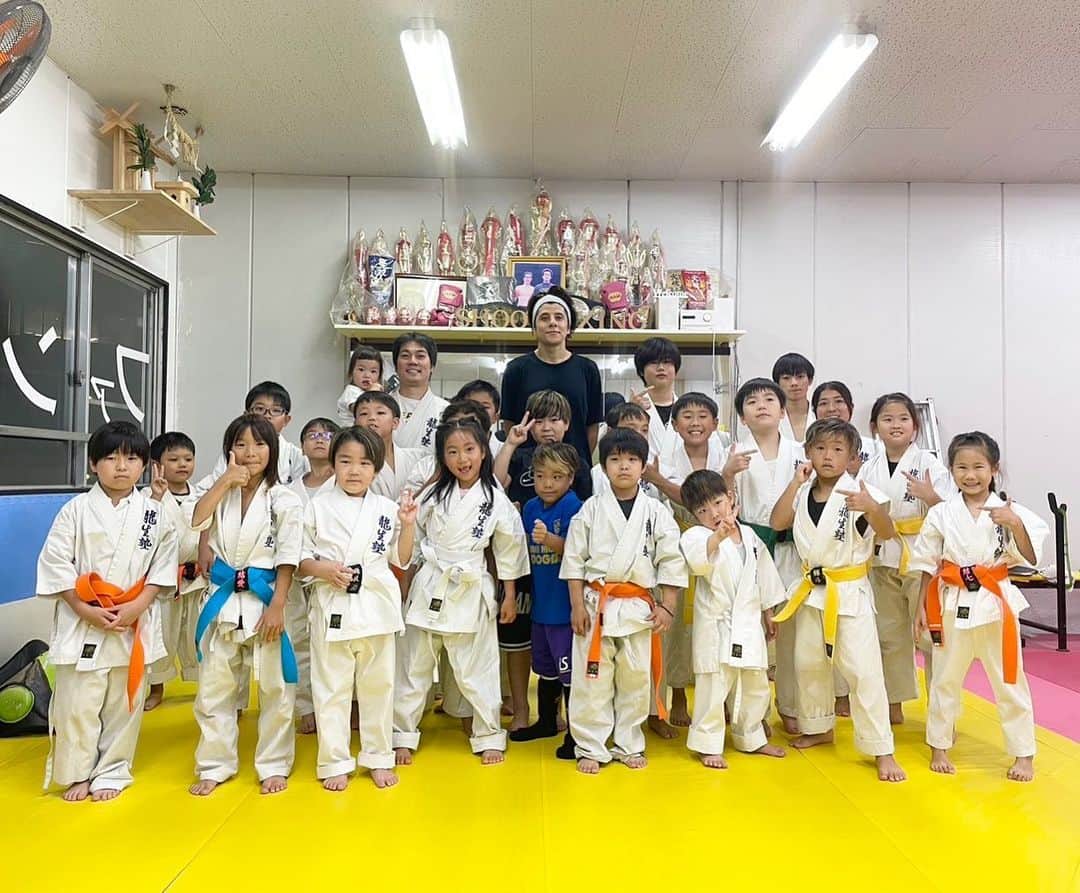 城田純のインスタグラム：「大阪にある 『龍生塾 ファントム道場』 でキッズたちと一緒にトレーニングしてきました🥊  みんなかわえかったなー☺️」