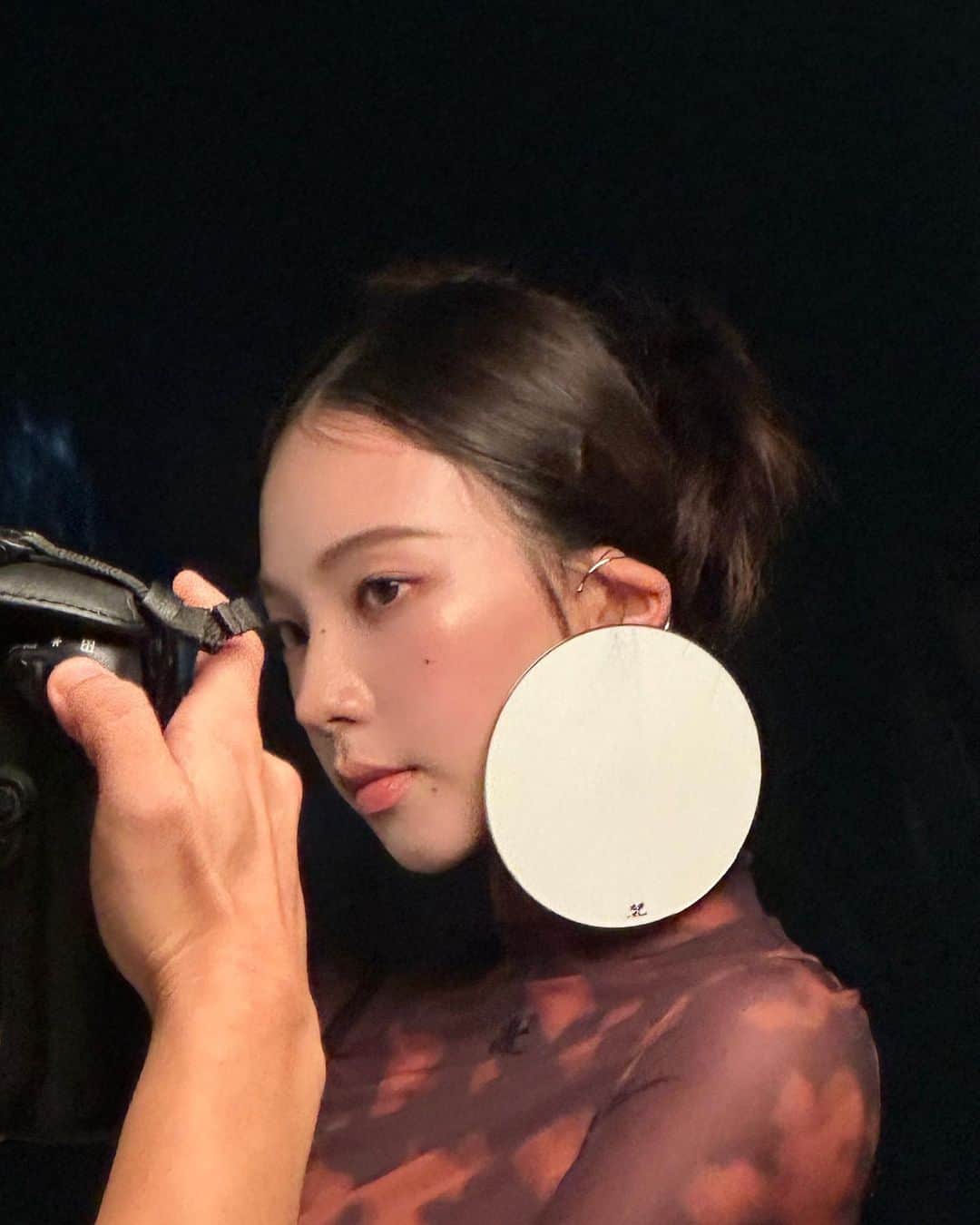 KARINAさんのインスタグラム写真 - (KARINAInstagram)「Behind🐈‍⬛🐈‍⬛」9月28日 20時35分 - katarinabluu