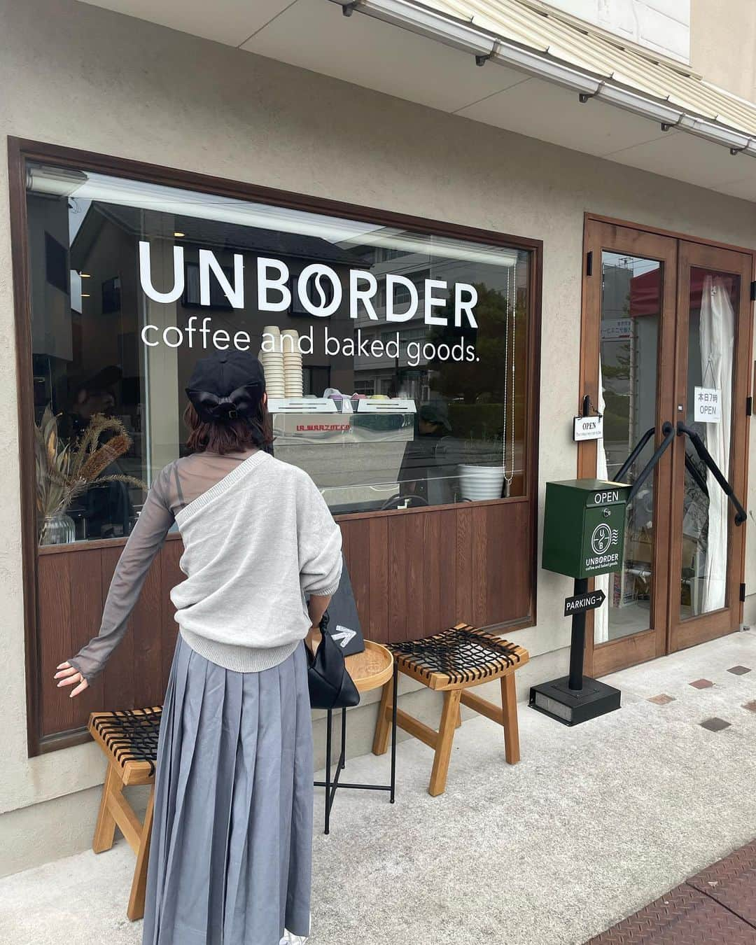 山田如凜さんのインスタグラム写真 - (山田如凜Instagram)「ㅤㅤㅤㅤㅤㅤㅤㅤㅤㅤㅤㅤㅤ 🏷 𝐔𝐍𝐁𝐎𝐑𝐃𝐄𝐑 （ @unborder_） ㅤㅤㅤㅤㅤㅤㅤㅤㅤㅤㅤㅤㅤ 🕌 石川県金沢市観音堂チ8-1 🕰 お店のInstagramに記載 closed：不定休 ㅤㅤㅤㅤㅤㅤㅤㅤㅤㅤㅤㅤㅤ ・････━━━━━━━━━━━━━････・ ㅤㅤㅤㅤㅤㅤㅤㅤㅤㅤㅤㅤㅤ 📋アイスカフェラテ　550yen 📋アイスコーヒー　450yen 📋ラミントン　350yen 📋アーモンドクロワッサン　 ㅤㅤㅤㅤㅤㅤㅤㅤㅤㅤㅤㅤㅤ ・････━━━━━━━━━━━━━････・ ㅤㅤㅤㅤㅤㅤㅤㅤㅤㅤㅤㅤㅤ ここ１ヶ月 仕事もプライベートも忙しく インスタも全然更新してなかった 🥲ꕀ ㅤㅤㅤㅤㅤㅤㅤㅤㅤㅤㅤㅤㅤ 久しぶりに🧔🏾ともゆっくり時間とれて お昼から行きたかったカフェへ☕️♡ ㅤㅤㅤㅤㅤㅤㅤㅤㅤㅤㅤㅤㅤ  私はラミントンをいただきましたっ 中にはラズベリーのジャムが入ってて 周りにはチョコレートとココナッツのコーティング ˎˊ˗ 初めて食べるケーキだったんだけど 食感も味もとても好みで美味しかったです𓌉◯𓇋 ㅤㅤㅤㅤㅤㅤㅤㅤㅤㅤㅤㅤㅤ  ケーキもお菓子もパンもどれも美味しそうで お菓子もテイクアウトしました🥐 ㅤㅤㅤㅤㅤㅤㅤㅤㅤㅤㅤㅤㅤ ㅤㅤㅤㅤㅤㅤㅤㅤㅤㅤㅤㅤㅤ  #金沢カフェ #金沢グルメ #金沢観光 #金沢ランチ #カフェ巡り #カフェ部 #カフェランチ」9月28日 19時04分 - rin____1996