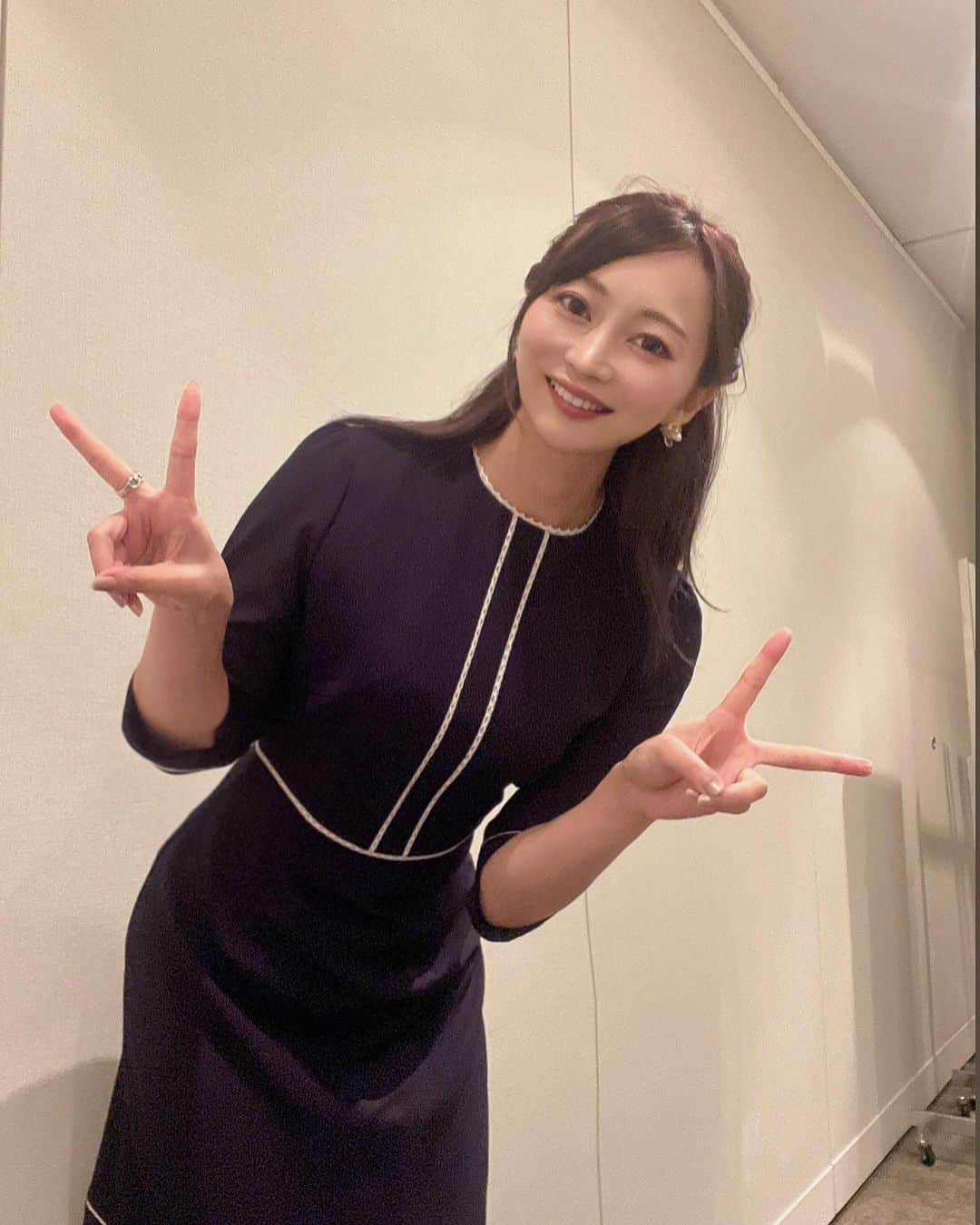 川和真奈美さんのインスタグラム写真 - (川和真奈美Instagram)「衣装とかあげてみる笑  清楚なかわわ登場しました笑  ギノージャパンの表彰式&新機種発表！ にて、MCのお仕事でした！ 起業家の女性達との素敵な出会いが ありました☺︎  美を追求する輝かしい女性達は 内面も輝いていた✨  私もいつまでも挑戦し続けて 内側から強さや美を表現できる 女性になりたい…。  ありがとうございました♪  #アナウンサー #フリーアナウンサー  #mc業  #司会者  #司会業  #お仕事女子  #お仕事dm」9月28日 19時19分 - kawamana23