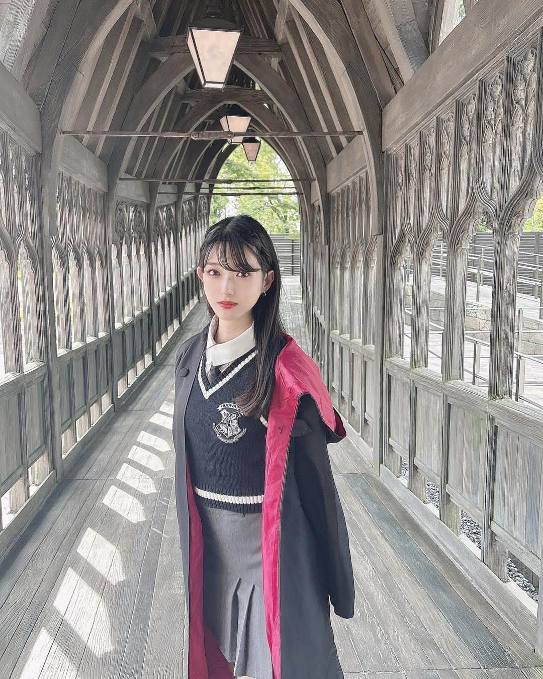れみぱんのインスタグラム：「ハリーポッタースタジオツアー回るのに私たちは6時間かかりました🧙🏻‍♂️笑 食事とかお土産見る時間入れたら8時間🧙🏻‍♂️」