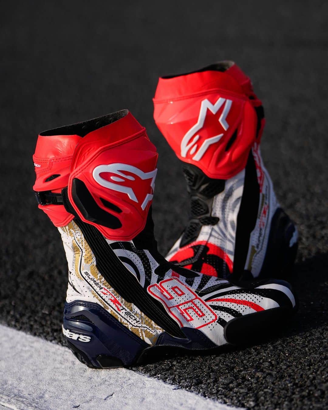 マルク・マルケスさんのインスタグラム写真 - (マルク・マルケスInstagram)「Hola, Japón! ✌️🇯🇵 こんにちは 日本。  See you this weekend! 👀   #MM93 #MotoGP #JapaneseGP」9月28日 19時12分 - marcmarquez93