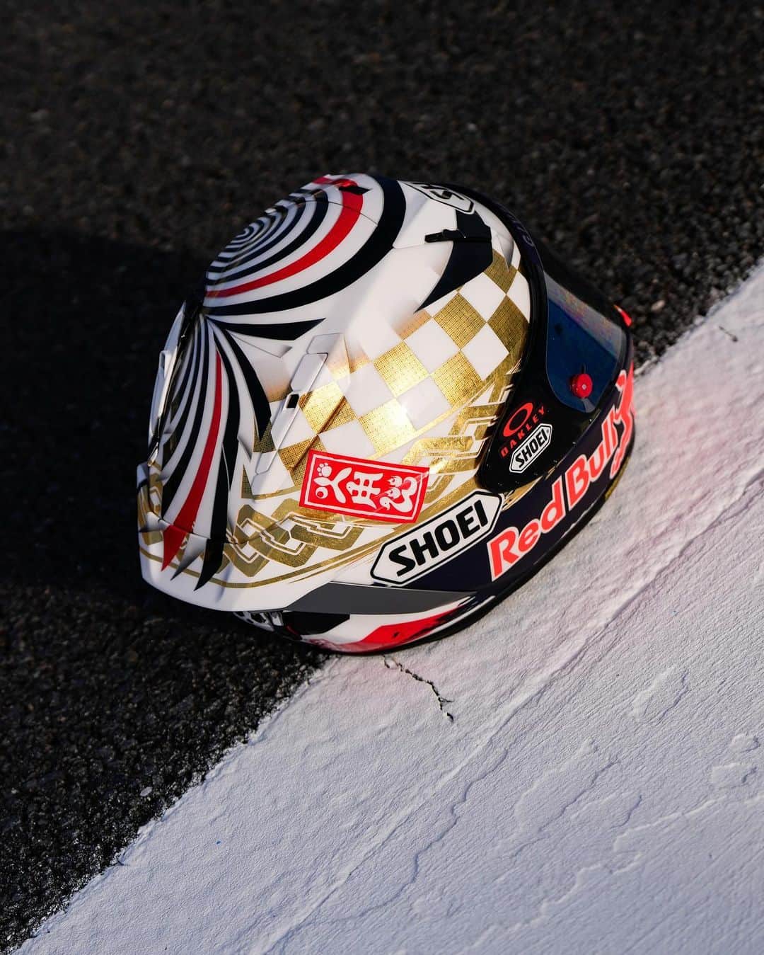 マルク・マルケスさんのインスタグラム写真 - (マルク・マルケスInstagram)「Hola, Japón! ✌️🇯🇵 こんにちは 日本。  See you this weekend! 👀   #MM93 #MotoGP #JapaneseGP」9月28日 19時12分 - marcmarquez93
