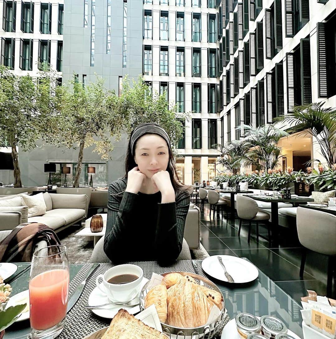 川原亜矢子さんのインスタグラム写真 - (川原亜矢子Instagram)「ノッティング・ヒル界隈 #london #travel #notinghill #ロンドン #旅」9月28日 19時12分 - ayakokawahara