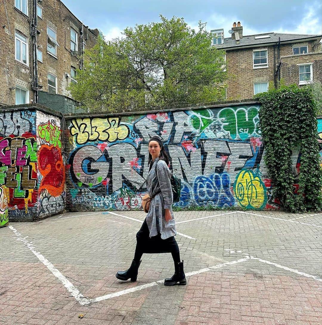 川原亜矢子さんのインスタグラム写真 - (川原亜矢子Instagram)「ノッティング・ヒル界隈 #london #travel #notinghill #ロンドン #旅」9月28日 19時12分 - ayakokawahara