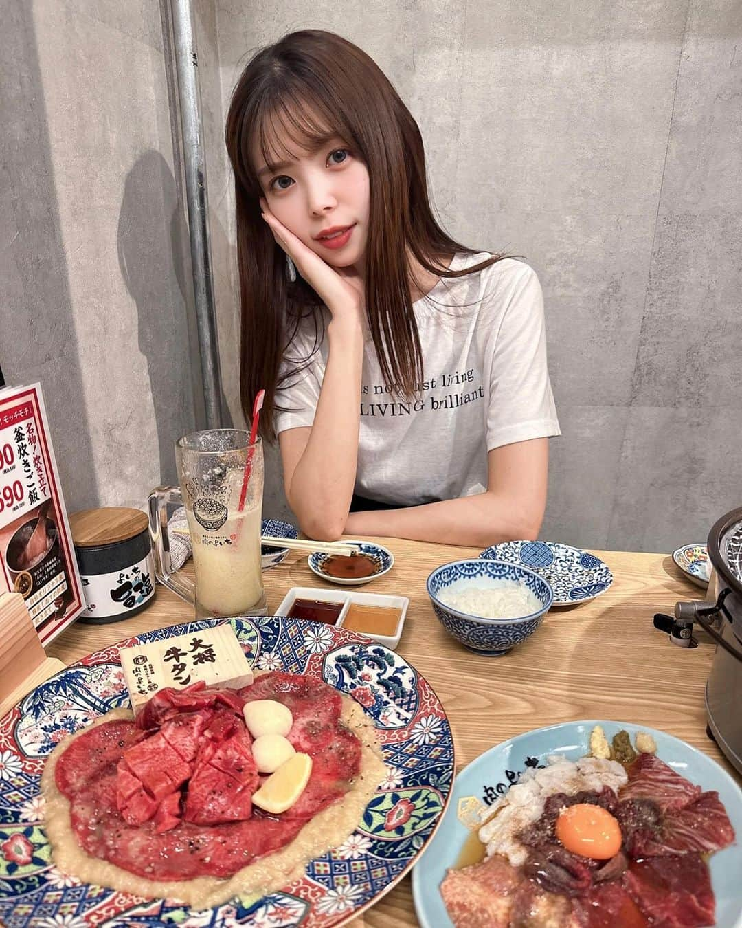 北川瑛里奈のインスタグラム：「: : ☑︎ 肉のよいち 新栄店(9/29 Open) : : お肉もデザートも全部美味しかった🤭🫧 : : 写真のサイズが合わなくて載せてないけど、 冷麺がお勧めです🫧 : 梅としその花と昆布かな？ さっぱりしてて美味しい冷麺でした🍜 : : スイーツは@sweets_gallery_amanda が監修🍓なので どのスイーツも可愛かった🥹 悩んだ結果私はマカロンとクリームソーダにしました🍨 : : みんなも行ったら、 是非写真撮って送ってください📷🤍 : : : : : :  #japanfood #japanesefood ##japaneserestaurant  #肉のよいち #肉のよいち新栄葵店 #名古屋ディナー #名駅グルメ #名駅ディナー #肉スタグラム #肉テロ #名古屋駅ディナー #名古屋焼肉 #名古屋肉 #なごやめし#女子会グルメ #栄焼肉 #焼肉 #焼肉デート #愛知焼肉 #飯テロ #食べ歩き #栄焼肉 #新栄グルメ #新栄ディナー #スイーツギャラリーアマンダ #먹스타그램 #냠냠 #맛집」