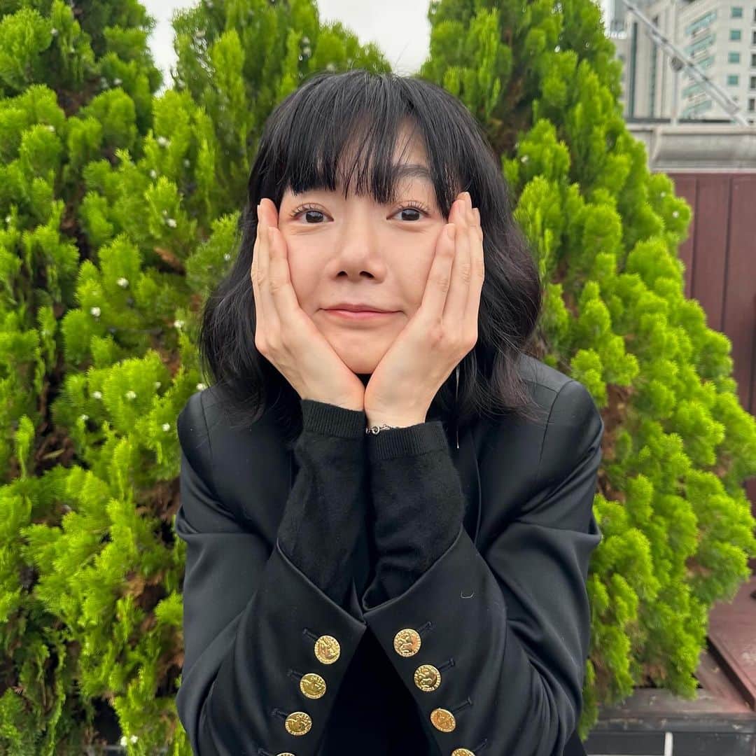 ペ・ドゥナさんのインスタグラム写真 (ペ・ドゥナInstagram)「즐거운 추석 보내고 계신가요…? 비록 전 출장왔지만 여러분은