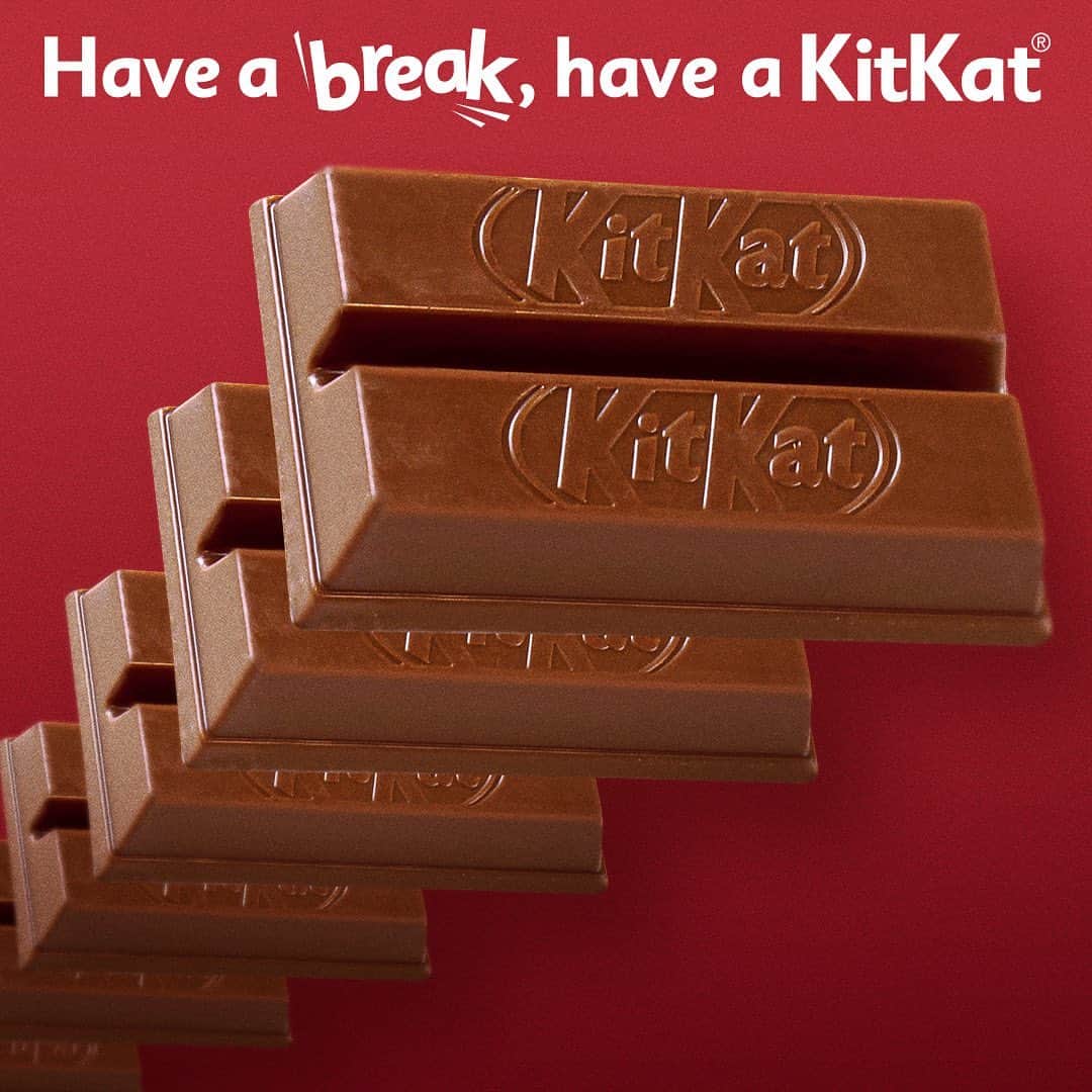 のインスタグラム：「【コメントから絵文字を送ってね🍫】  今週残りを乗り切るために... ハブ ア ブレイクゥゥゥゥゥゥ💨💨💨💨  頑張り屋さんのあなた！ 是非 #キットカット でパワーチャージしましょう🍫☕️  がんばったぞ！自分をほめてあげたい！という方、コメントから【🍫】を送ってね！ 公式から「いいね♡」がつくかも...！  #kitkat #break #ブレイク #チョコレート #ウエハース #サクサク #ザクザク #チョコレート好き #チョコレート好きと繋がりたい #チョコレート好きな人と繋がりたい #チョコレート大好き #おやつじかん」