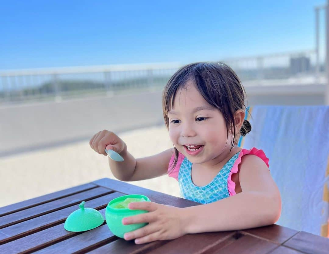 村上シェリーさんのインスタグラム写真 - (村上シェリーInstagram)「すっかりアップし忘れていた🏝️私と娘の夏休み〜☀️  アルバム代わりの #記録日記   娘のポーズがいちいち気になる😂 #新体操🤸 だろか…   #女模特兒 #女模 #時尚模特兒 #穿搭  #東京　#tokyo #ビーチ #海 #beach #夏 #サンセット #水着 #海水浴 #sea #夕日 #プール #夕焼け #海の家 #花火 #青い海 #海の日 #summer #ocean #sunset #marinelife #oceanview #夏の思い出 #秋」9月28日 19時32分 - sherry_murakami