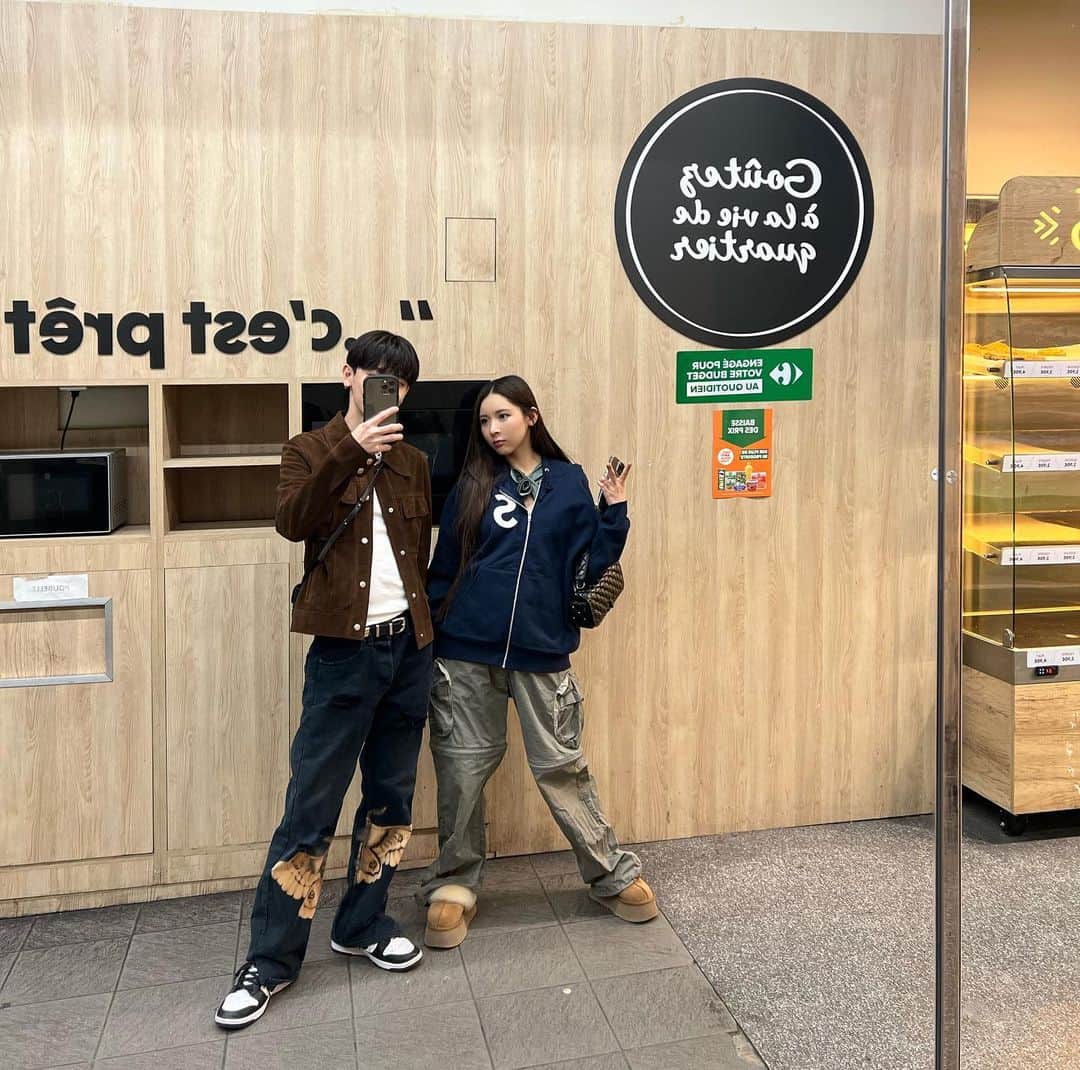 よしあきさんのインスタグラム写真 - (よしあきInstagram)「今回は涙なしの楽しいパリ🇫🇷🫶🏻🤣」9月28日 19時46分 - yooshiakiii