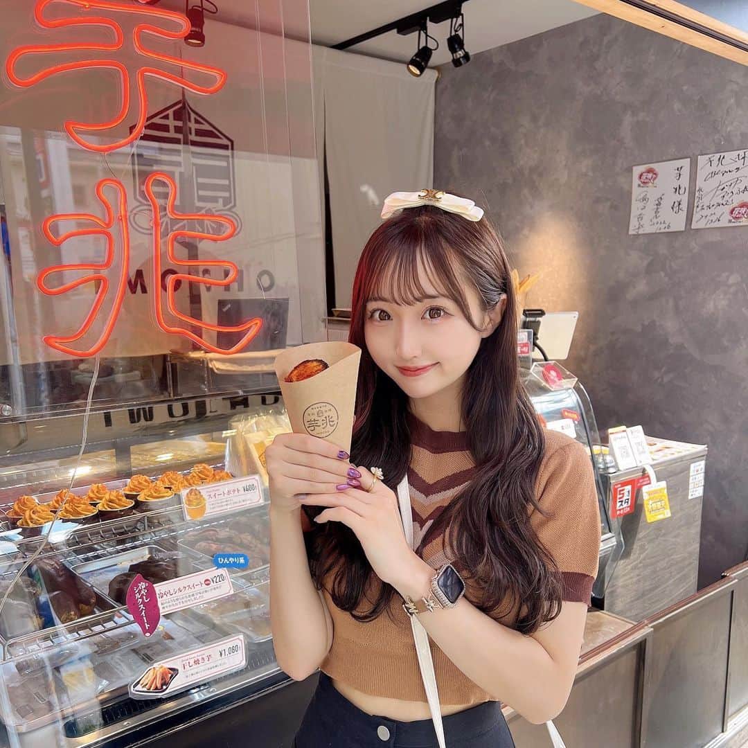 星野麻里愛のインスタグラム：「大好きなおいも食べたの~🍠❤️ そしてだいすきな大須！  #大須商店街#大須食べ歩き  #大須#大須グルメ  #芋兆#芋兆大須店  #お芋スイーツ」