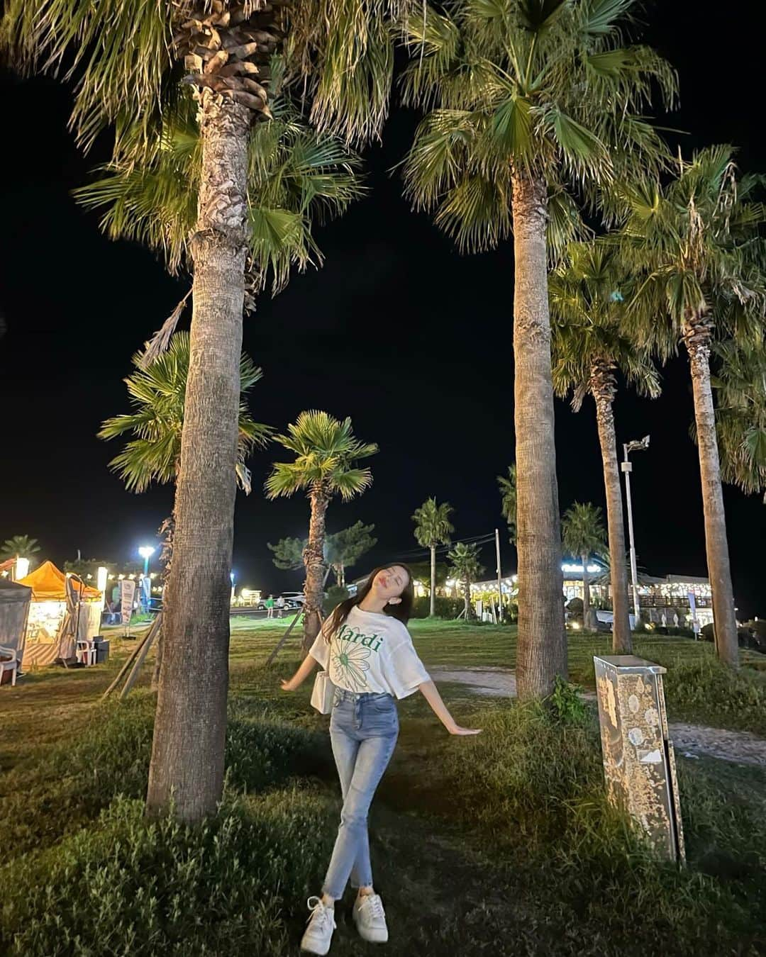 濵松里緒菜さんのインスタグラム写真 - (濵松里緒菜Instagram)「チェジュ島の海🏝  夜だったけど綺麗でした🫶  またチェジュ島へ行く機会があれば、 明るい時間帯も行ってみたい☺️  #Jeju #チェジュ島 #韓国 #Korea #海 #바다 #beach #ocean  #Riona #리오나」9月28日 19時48分 - riona_hamamatsu