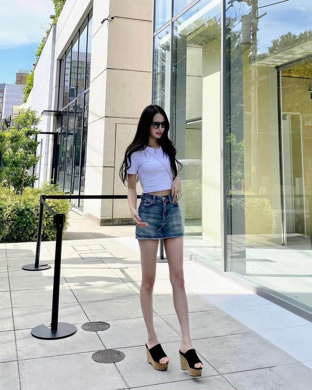 のインスタグラム：「展示会でオーダーしたデニムスカート💙 ウエストもドンピシャな スカートにやっと出逢えた🤭」