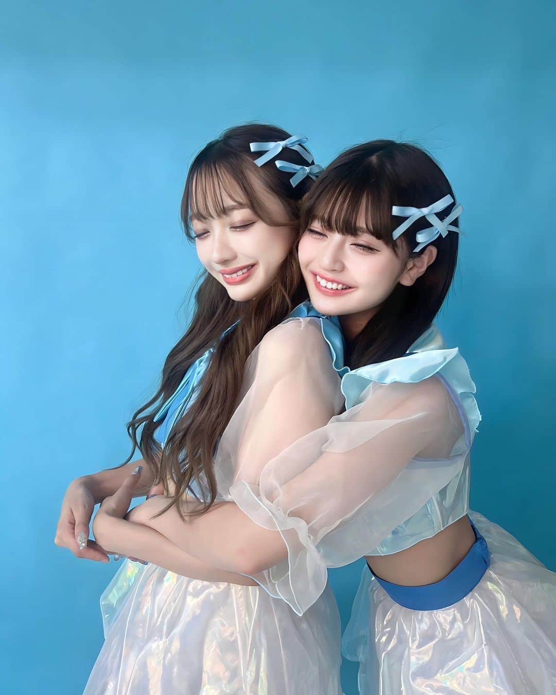 白川れなさんのインスタグラム写真 - (白川れなInstagram)「青と水色で姉妹みたい🫰🏻💙  ⁡ ⁡ ⁡ ⁡ ⁡ ⁡ ⁡ ⁡ ⁡#アイドル #iiiidolll  #エクステ #グレージュ #韓国メイク#fashion #portrait #selfie #随手拍 #網美 #셀카 #패션 #데이트」9月28日 20時01分 - __r_kw