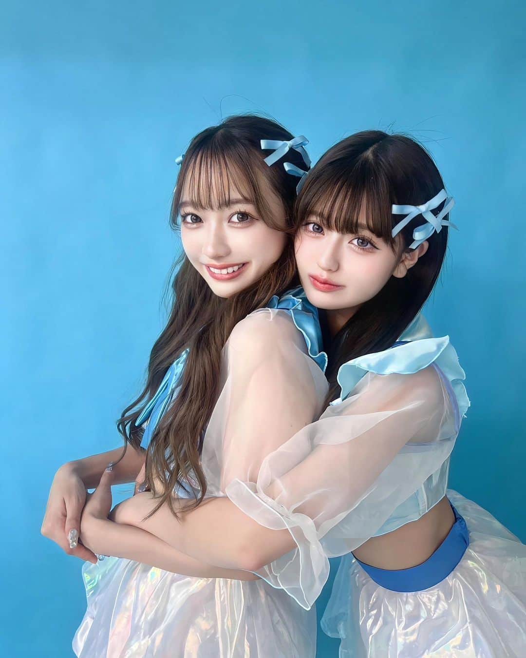 白川れなさんのインスタグラム写真 - (白川れなInstagram)「青と水色で姉妹みたい🫰🏻💙  ⁡ ⁡ ⁡ ⁡ ⁡ ⁡ ⁡ ⁡ ⁡#アイドル #iiiidolll  #エクステ #グレージュ #韓国メイク#fashion #portrait #selfie #随手拍 #網美 #셀카 #패션 #데이트」9月28日 20時01分 - __r_kw