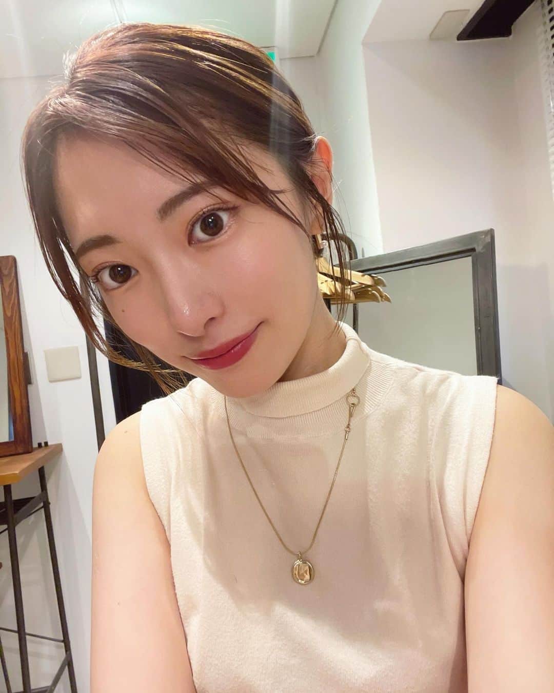 香月あやのインスタグラム：「束感しっかりあげてくれるから ノーマスカラでも目がぱっちり見えて まつパ様様👀♡」