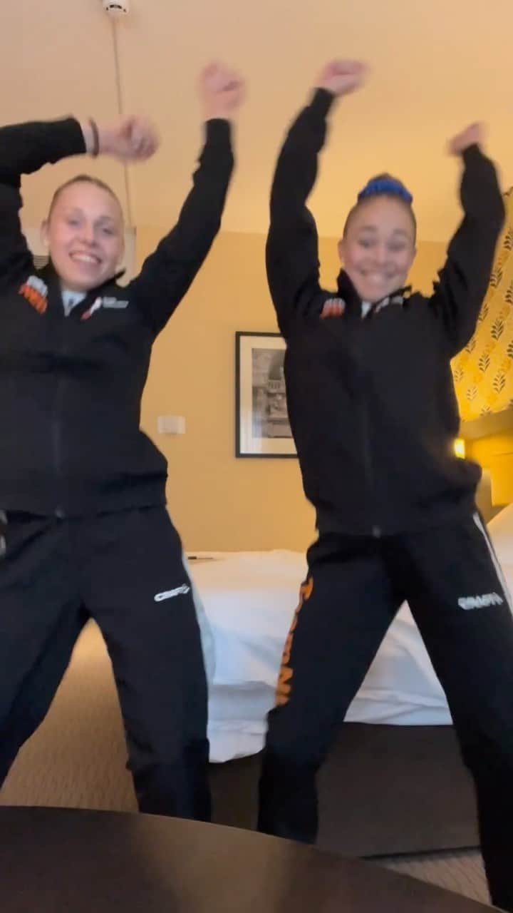 エイトォーラ・トールズドッティルのインスタグラム：「Before podiumtraining vibes!!!! Hope you have a laugh today😉 #antwerp2023 #worldchampionships」