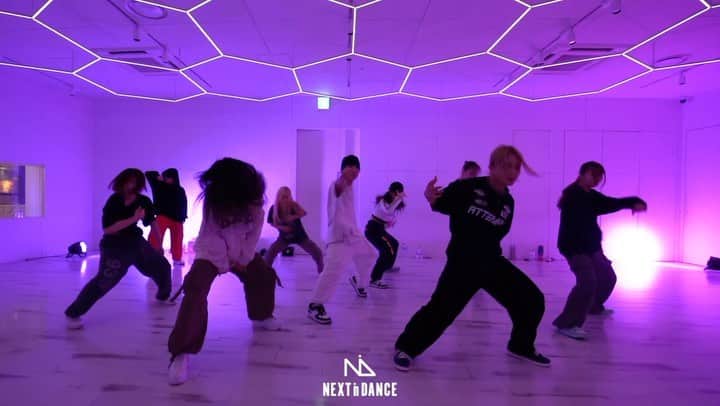 大山天のインスタグラム：「Smoke/ @gaekogeem & Lee Young Ji  @next_in_dance   w/ @sarinko__.erg @kotokoto_dance  @yy_yyuna @ayu0803ka @miorinsb  @0sugi_  @yurika.0621   #smoke」