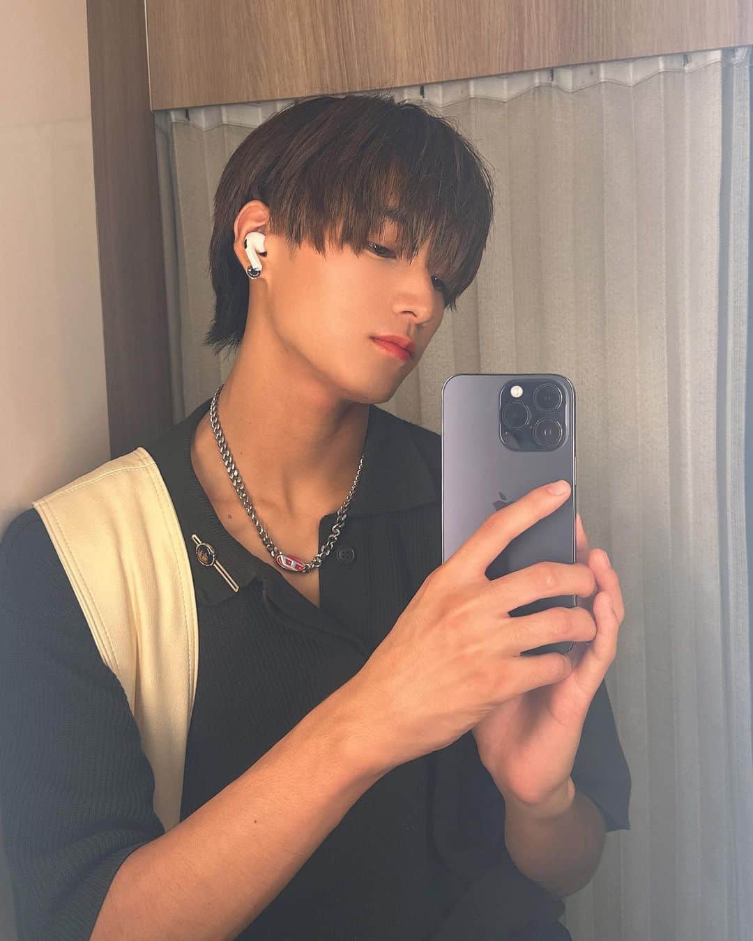 のインスタグラム：「. 髪下ろせるようになった✌️」