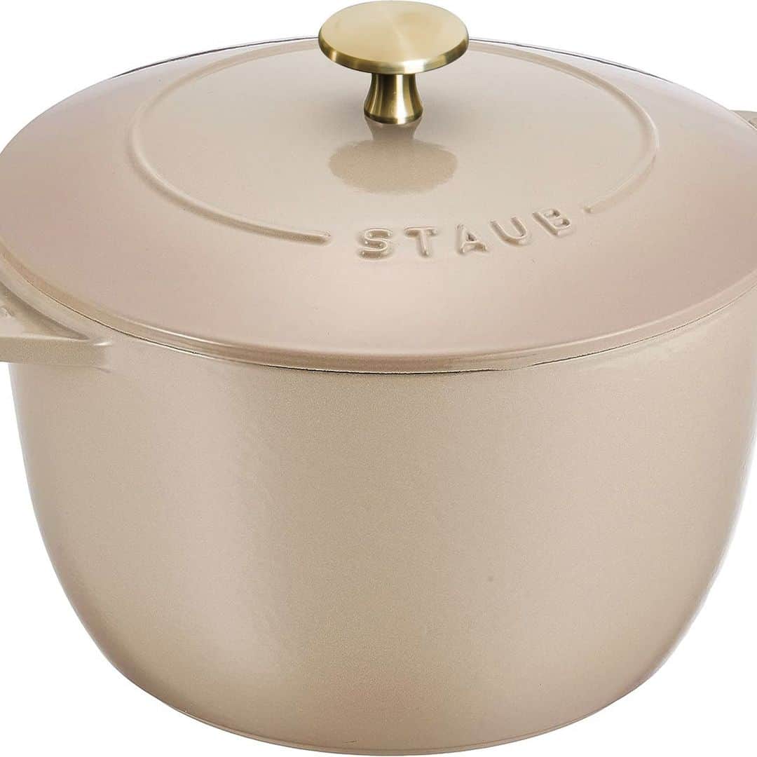 staub ストウブさんのインスタグラム写真 - (staub ストウブInstagram)「【10/5(木）「リネン」カラーに新アイテム登場】  ミルクティーのような優しいベージュ・カラーで、和のテーブルにもマッチすると人気の「リネン」カラーに新アイテムが 10/5(木)より発売となります。コトコト煮込みにぴったりな 「グランドココット」や 新米の美味しさを最大限に楽しむのに最適な 「ラ・ココット de GOHAN Lサイズ」など 秋冬のお料理をもっと楽しめるアイテムが揃いました。  ・追加アイテムラインナップ  ピコ・ココット ラウンド 14cmグランドココット ラウンド 20cm  ラ・ココット de GOHAN L  ベビーウォック 16cm   ・取り扱い店舗  Amazon、三越伊勢丹オンラインストア、伊勢丹新宿など大手百貨店  #STAUB #ストウブ」9月28日 11時38分 - staub_japan