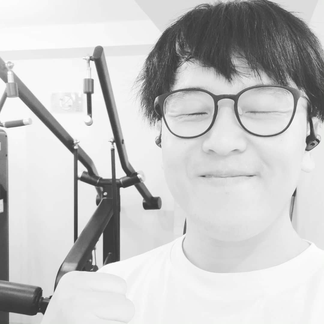 のインスタグラム：「朝ジム。 走りたかったけど混んでるのを理由にやめました。  ・アブダクション ・レッグプレス」