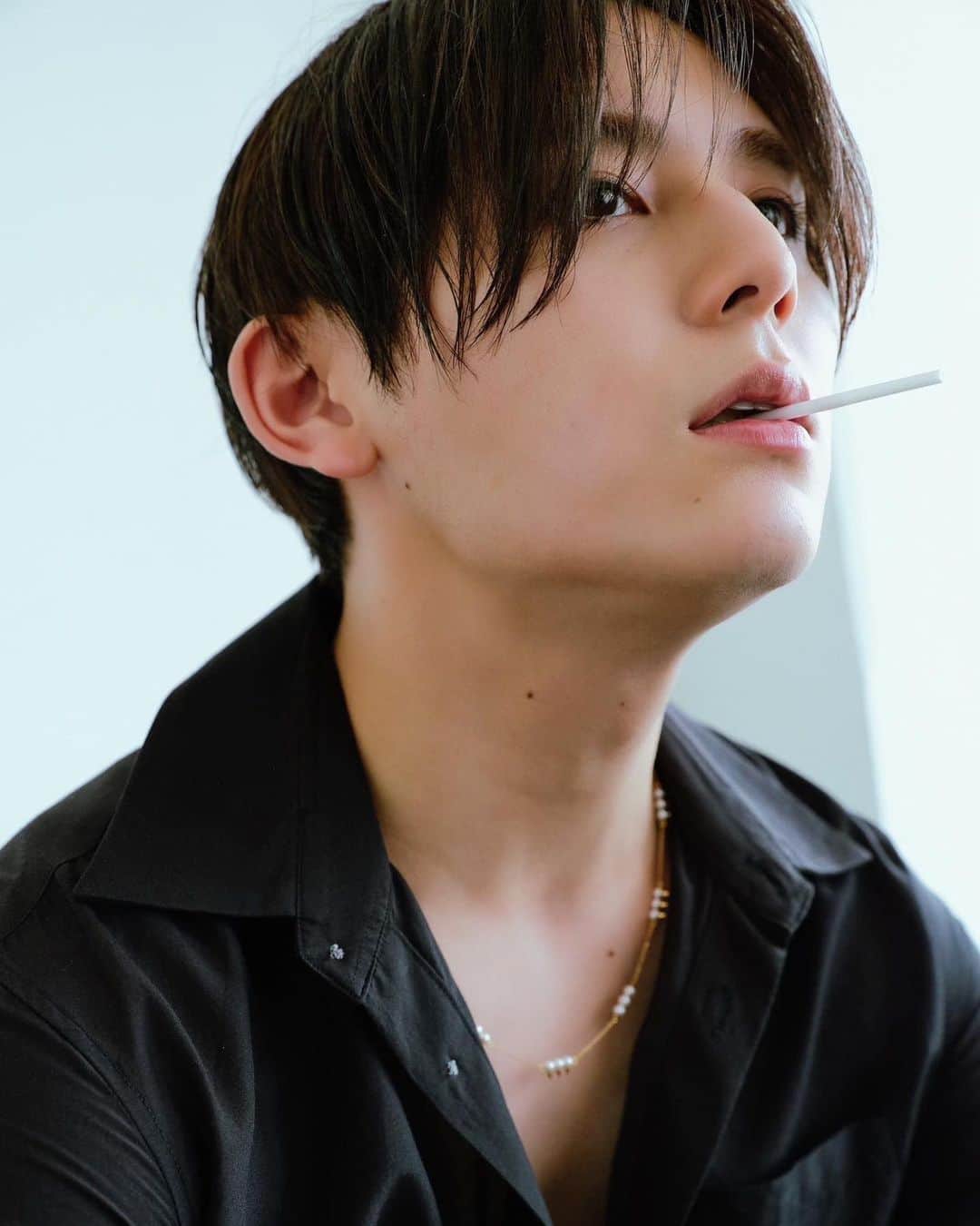 山田涼介のインスタグラム：「⁡ ⁡ 本日発売のFRaU アザーカットを大公開！ ⁡ #FRaU #Ryosukeのいんすた #山田涼介」