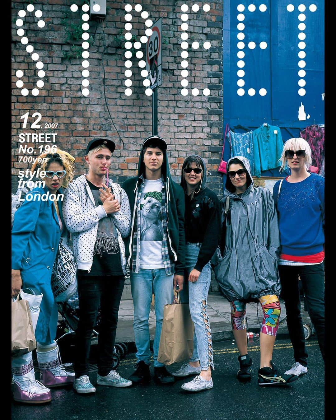 FRUiTSさんのインスタグラム写真 - (FRUiTSInstagram)「!!!!! New release !!!!! eBook STREET magazine archive set No.151 -200, 2004-2008  https://tokyofruits.com/」9月28日 12時02分 - fruitsmag