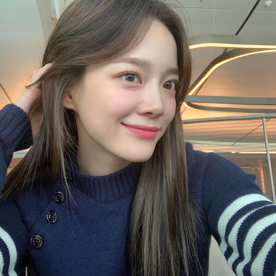 キム・セジョン（Gugudan SeMiNa）さんのインスタグラム写真 - (キム・セジョン（Gugudan SeMiNa）Instagram)「해외 투어 시작!! 해피 추석 !!!!!」9月28日 12時10分 - clean_0828