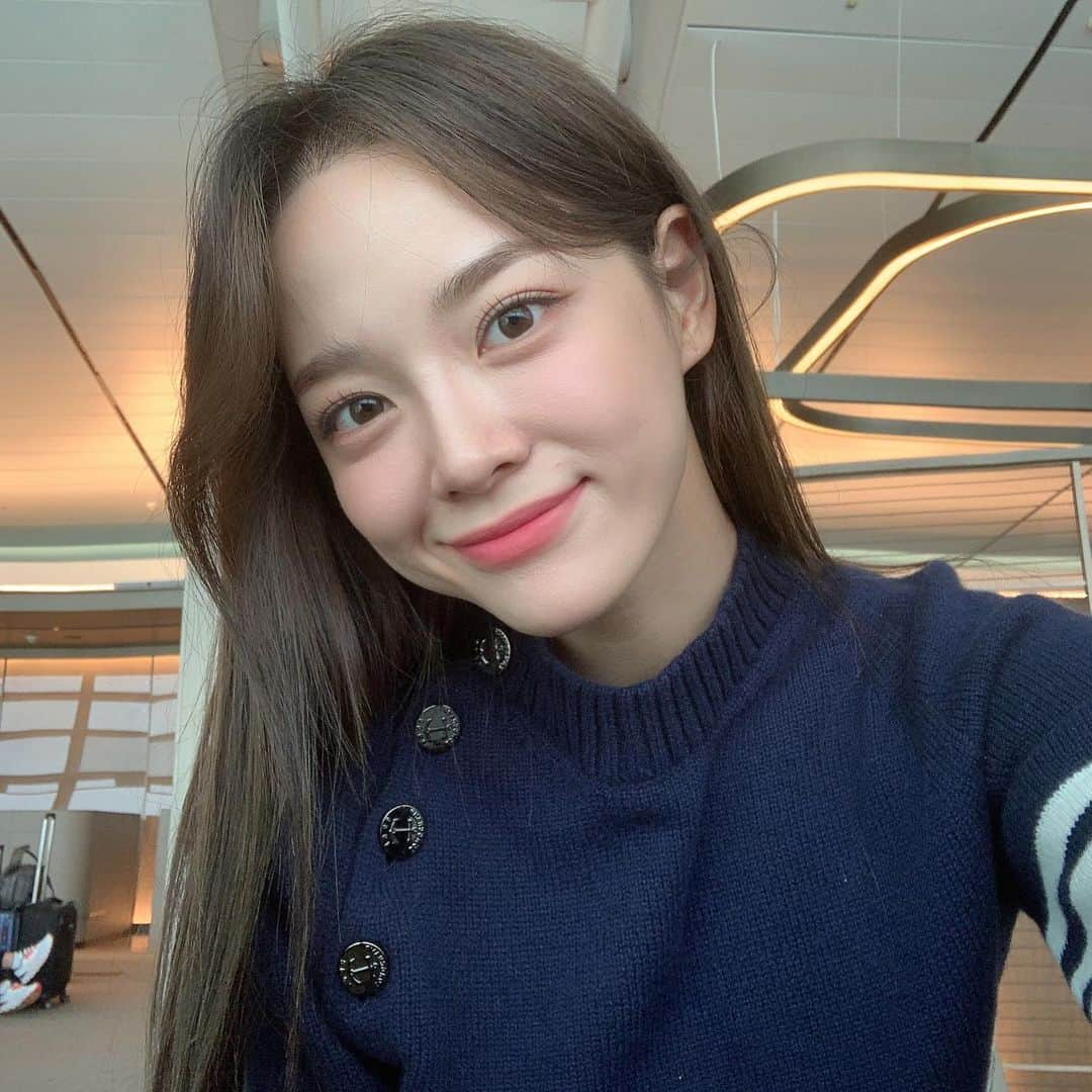 キム・セジョン（Gugudan SeMiNa）さんのインスタグラム写真 - (キム・セジョン（Gugudan SeMiNa）Instagram)「해외 투어 시작!! 해피 추석 !!!!!」9月28日 12時10分 - clean_0828