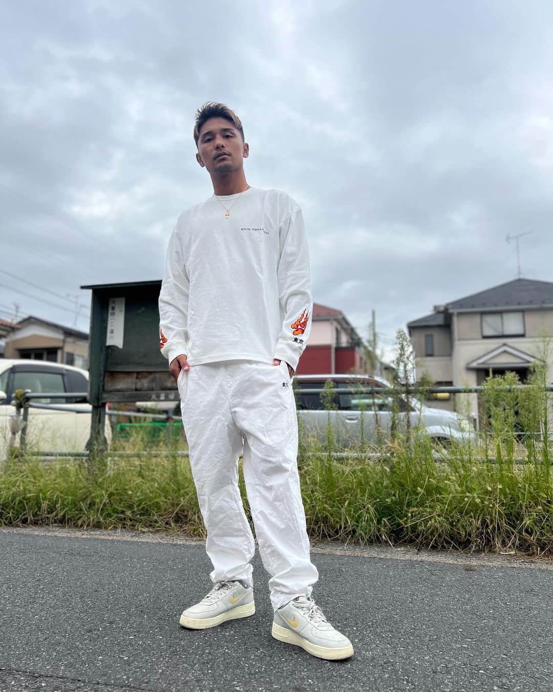 大沢文也のインスタグラム：「@wjp_white_japan_project さんの服です🤩 格好良いだろぉ〜(^o^)  ロンTもパンツもどっちも @wjp_white_japan_project さんです！  皆さん要チェックですぜ😆  #WJP #white_japan_project #東京 #東京tee #白tee #tokyo #tokyo_dude」