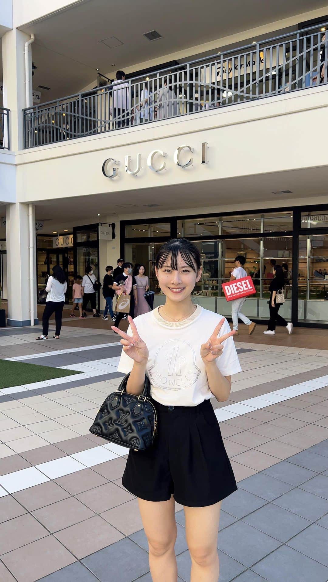 のインスタグラム：「ちょんちょんちょーん🩵🩵 大学だよ🏫」